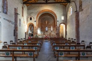 Curiosando mercatino chiesa santa maria alla fonte