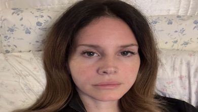 Lana del Rey White Feather Hawk