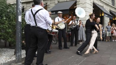 Palcoscenico in piazza Olivetti