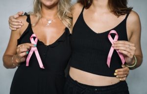 Tumore del seno tossicità finanziaria colpisce donne