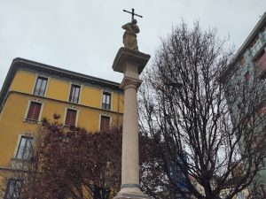 Colonna Santa Maria Maddalena piazza De Angeli