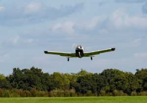 no aeroporto commerciale