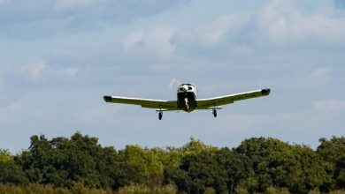 no aeroporto commerciale