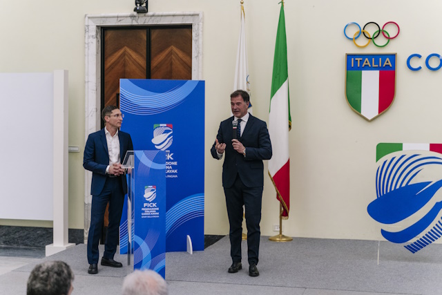 nuovo logo Federazione Italiana Canoa Kayak