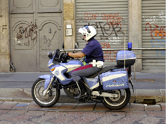 Agente_in_motocicletta (archivio)