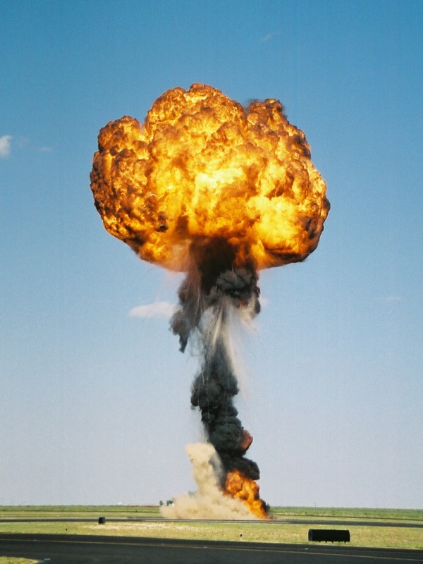 Esplosione (foto d'archivio)