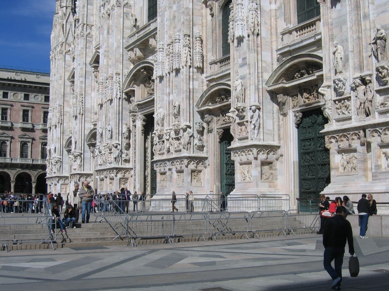 Gradinate_piazza_Duomo2
